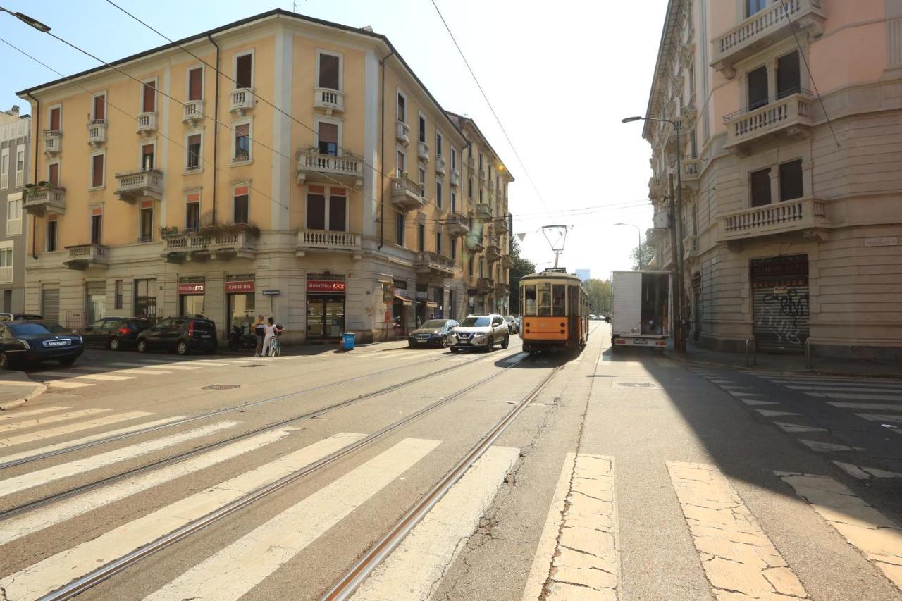 Appartamento Residenza Accursio By Biphosting Milano Esterno foto